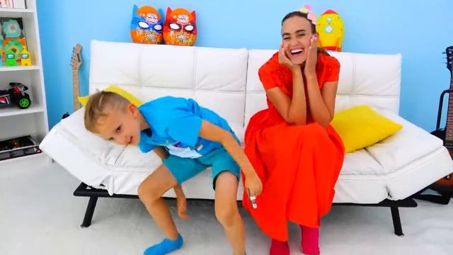 Влад и Никита Крис учится делиться едой с друзьями