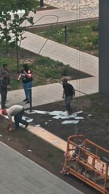 ‼️На улице Годовикова 11к2 в ЖК Бизнес-класса iLove отвалился огромный кусок фасада‼️