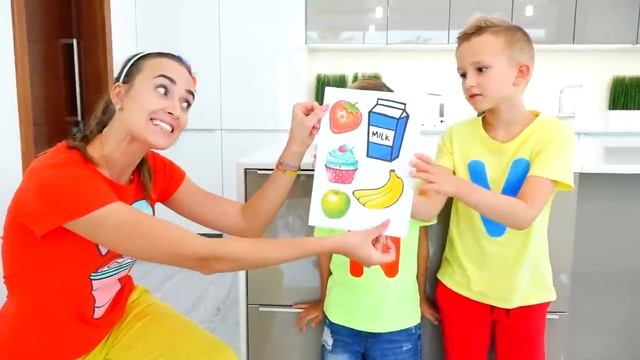 Влад и Никита Влад и Никита играют в мобильные игры для детей