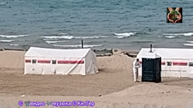 Через барханы к морю.