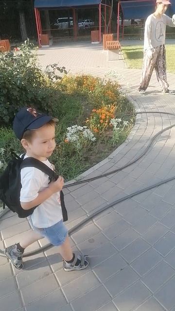 Даня идёт в садик