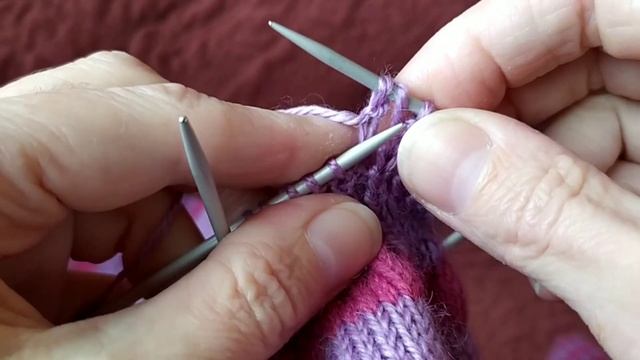 Эластичный способ закрытия резинки 1*1 спицами.
