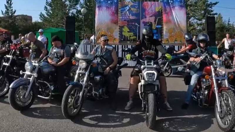Выступление на день молодежи! Сквер на Завертяева