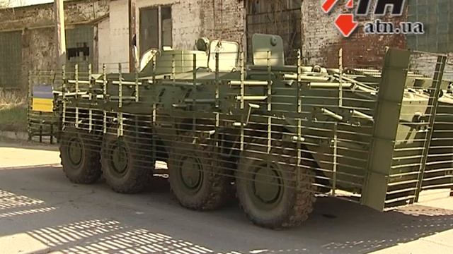29.04.15 - Харьковские волонтеры отремонтировали бойцам АТО БТР