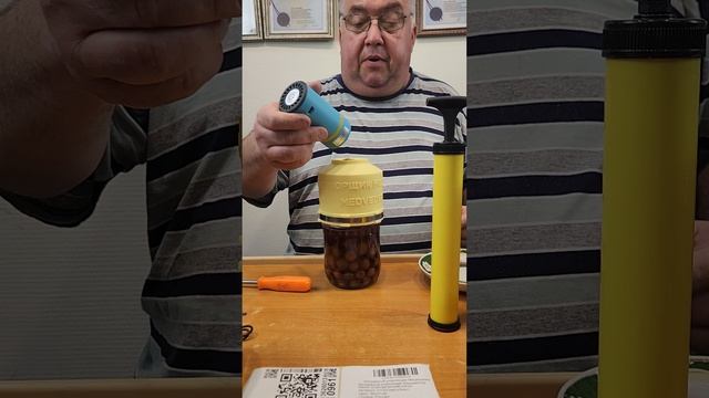 0961 Вакуумный укупорщик Медведева Народный ТО-82 с электрическим насосом