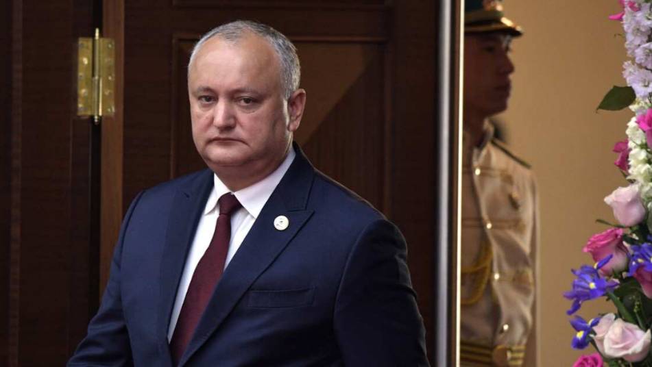 Экс-президента Молдавии Додона вызвали в полицию за ношение георгиевской ленты