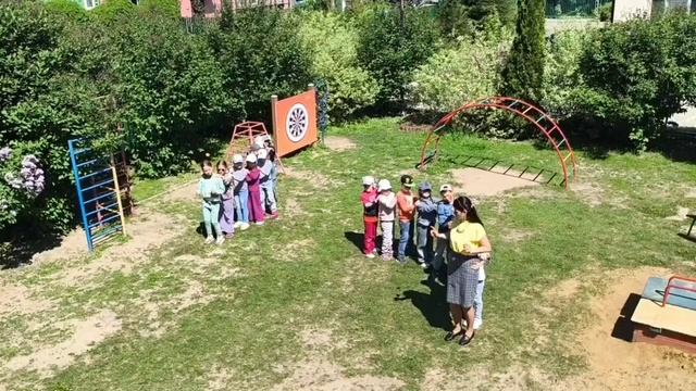 Игра "Многоножка". Автор песни Наталья Сухая.