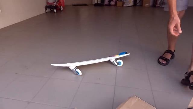 MISTER MAX | МИСТЕР МАКС - Макс делает Полицейские развороты на машинке Razor Power Rider 360 и Папа