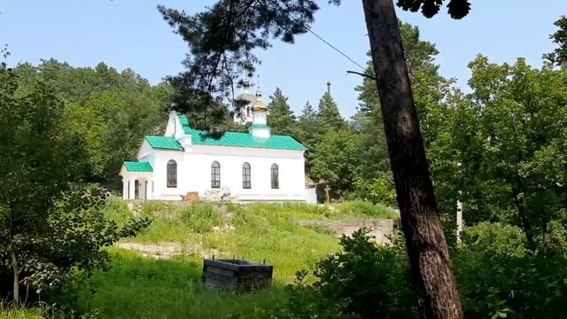 Нашли женский монастырь!
