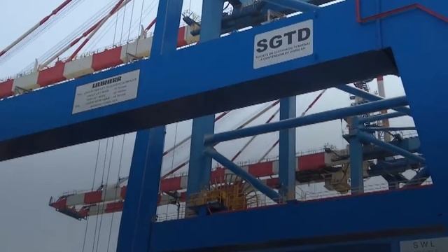 Китай Выкапывает Огромную Траншею_на_Дне Красного Моря