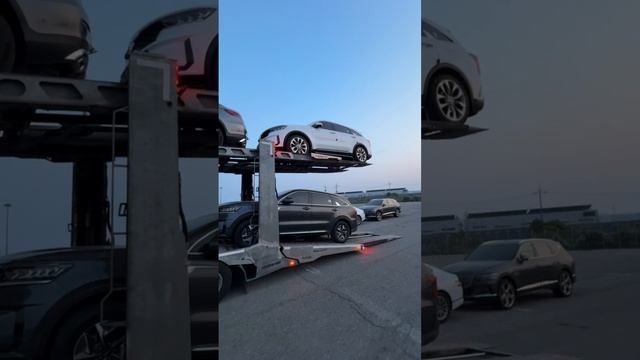 Автомобили погружены и направляются в порт✅