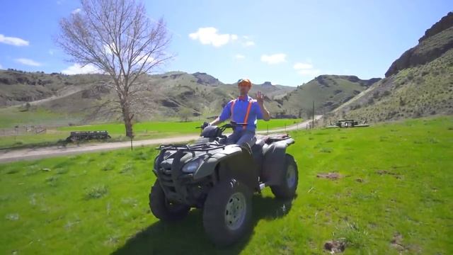 Блиппи (Blippi) - Блиппи изучает вилочный погрузчик!   Блиппи на Русском   Изучай этот Мир вместе с