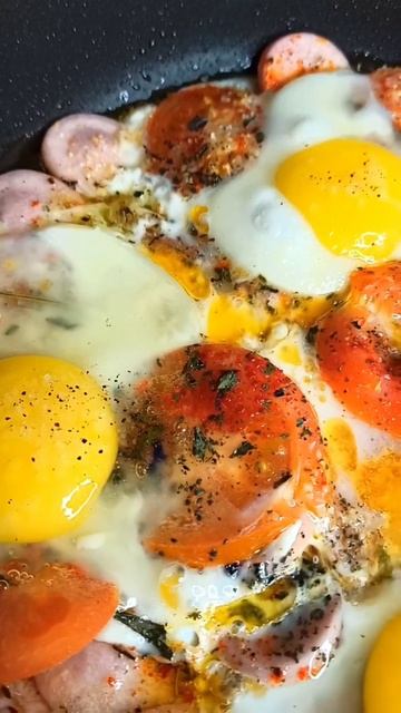 идеальный завтрак он такой #еда #завтрак #яичница #блины #вкусно