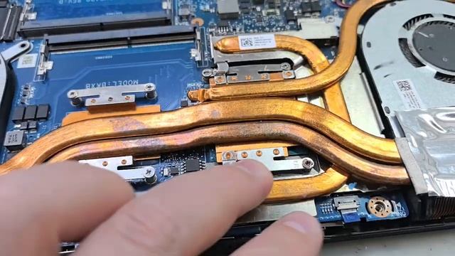 ASUS после «ремонта»: дыры, слизанные болты и боль…