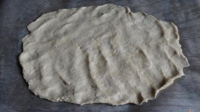 Лепешка с творогом и помидорами