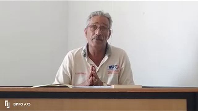 الشاعر والكاتب المختار المختاري في ورقة مقدمة لمجلس جمعية مراجعات ثقلفية