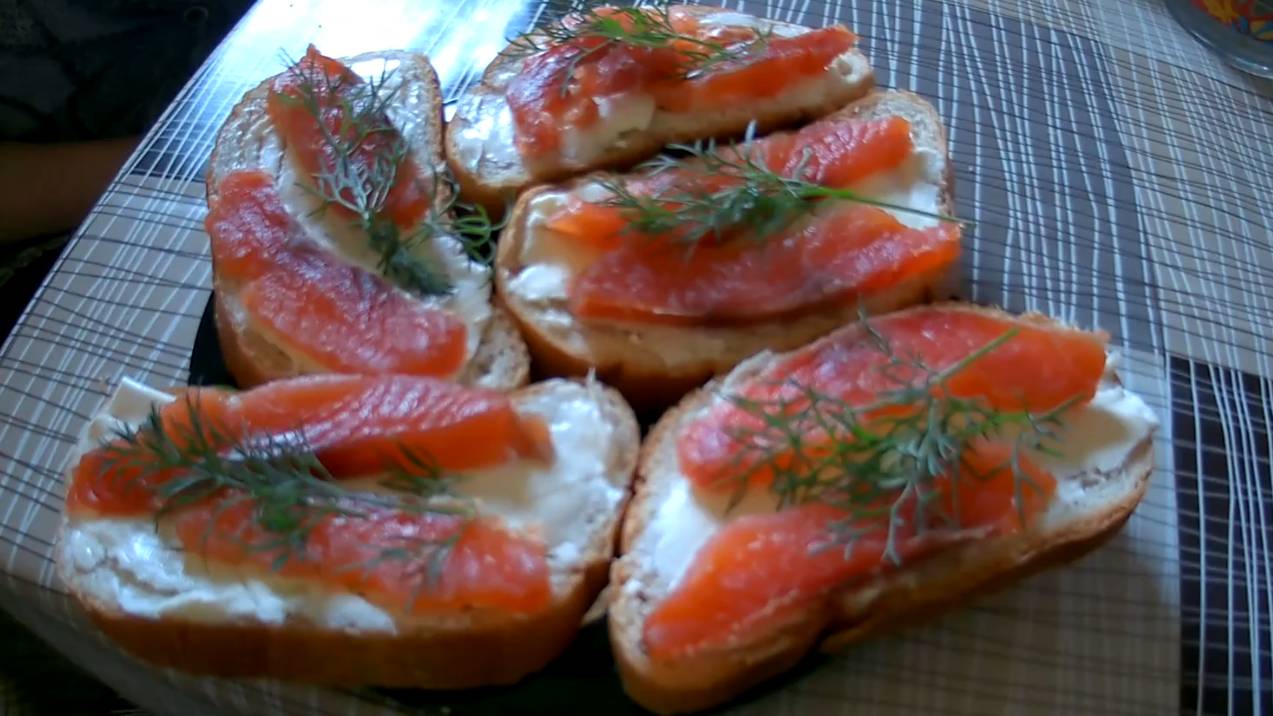 Нежная и вкусная засолка красной рыбы