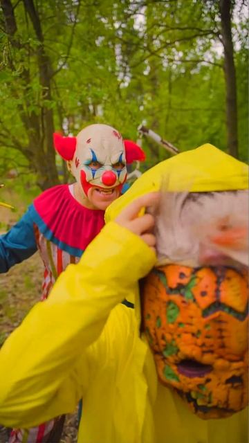 The return of the scary clown in our city! #scaryclown #scarystories #inreallife
