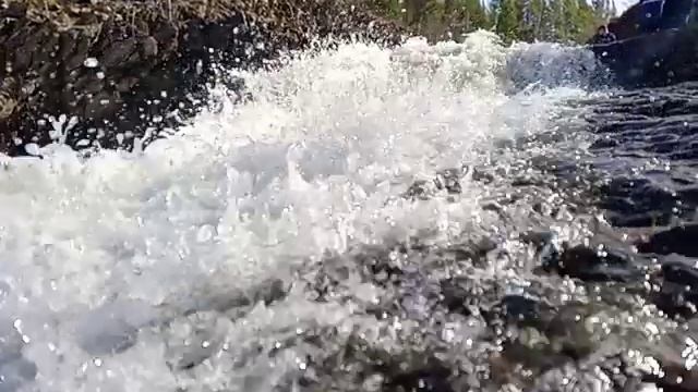 вода