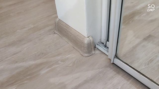 необычный монтаж плинтуса
