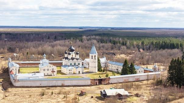 СВЯТОТРОИЦКИЙ ЗЕЛЕНЕЦКИЙ МОНАСТЫРЬ