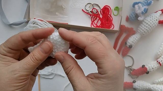 Игрушка/брелок "Гусик" часть 3. Вяжем крылья и финалим процесс.