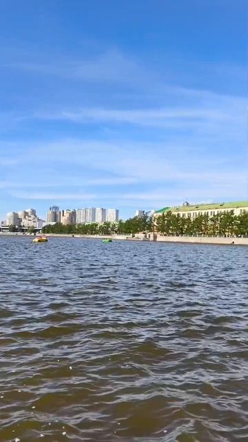 «Катамараны-тачки» снова на городском пруду Екатеринбурга.