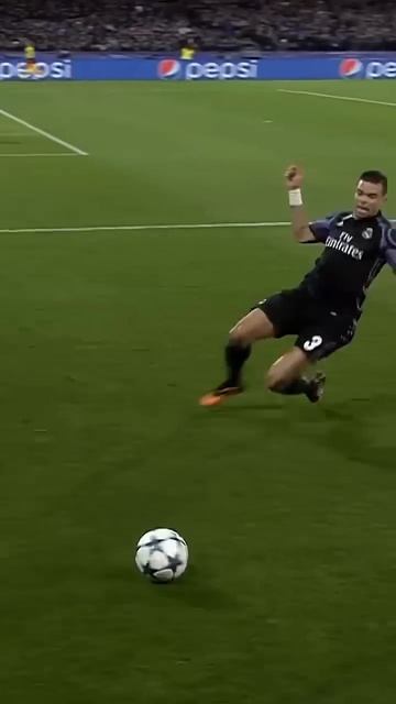 ⚽ ИСКУССТВО ИГРЫ В ЗАЩИТЕ: ЛЕГЕНДЫ «РЕАЛА»