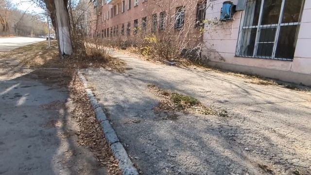 Я вчера оформил нашу квартиру на маму - пробормотал му?
