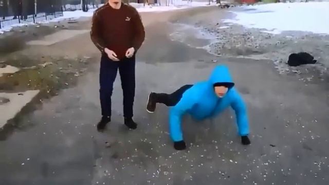50 ОТЖИМАНИЙ НА КУЛАКАХ ОТ АСФАЛЬТА...