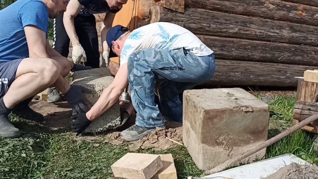 выравнивание бани, установка бани на блоки. Сыктывкар