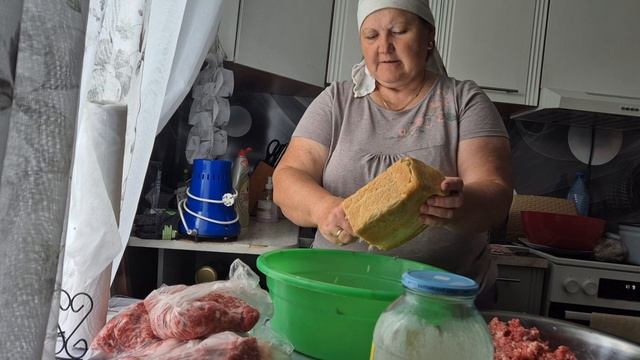 С чего начинается утро/Мороз побил растишки /обработка мяса/