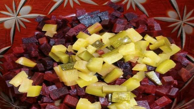 Салат из вареной свеклы и плавленого сыра