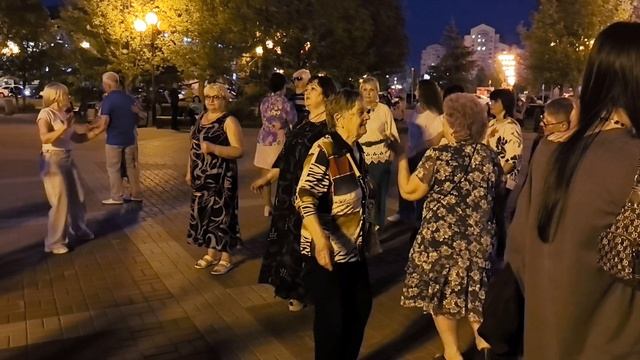 Помнишь, я тебе дарил розы белые... 24.05.25...