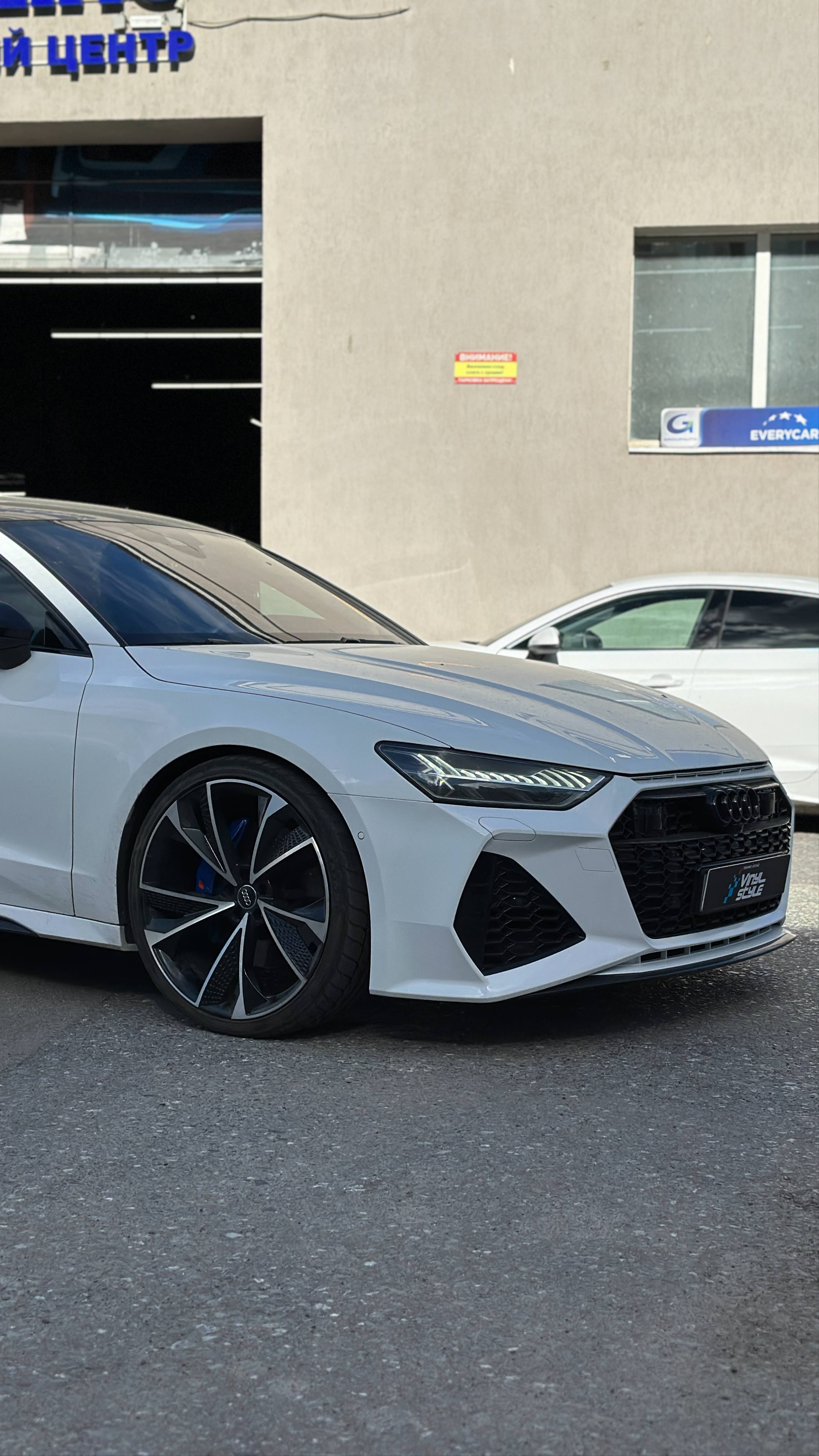 Занижение автомобиля Audi A7 - установка пружин H&R - 3.5 см