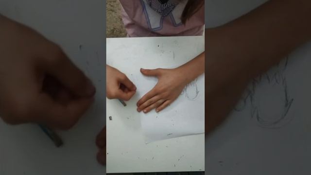Рисую персонажа под спокойную музыку