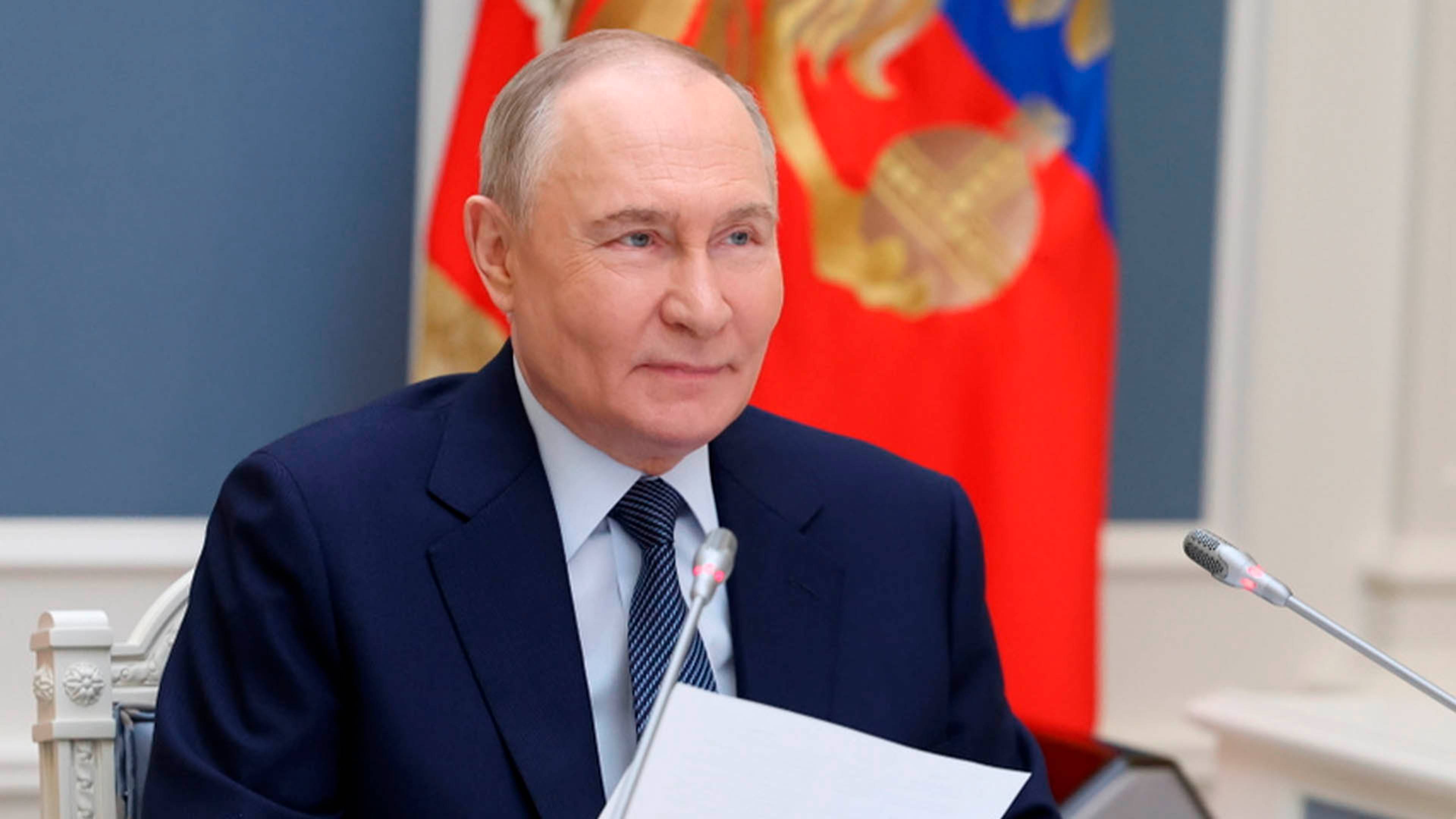 Путин пообщался с многодетными семьями в преддверии Дня защиты детей
