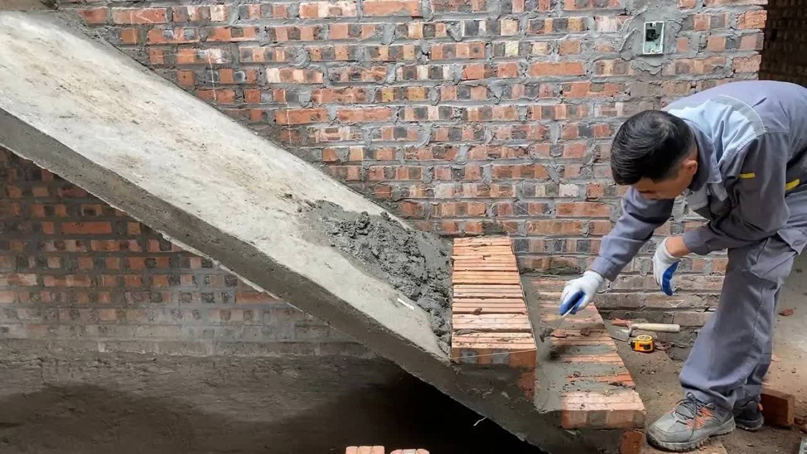 Процесс строительства кирпичных лестниц