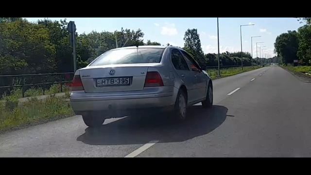 Megint egy tokaji gyorshajtó!! Rendőrök nincsenek!!! Hát akkor mindent lehet!!