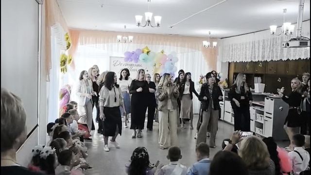 Выпускной из детского сада.Торжество, сюрприз от родителей, посадка сирени на память саду, вечеринка