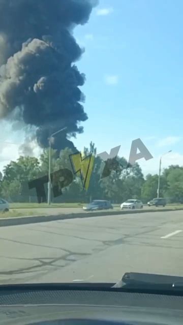 🔥В Запорожье горит инфраструктурный объект после удара...