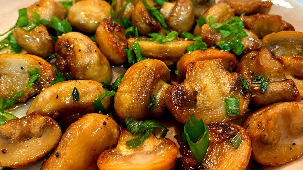 Как правильно жарить шампиньоны 🍄 | Секреты вкусных и румяных грибов на сковороде!