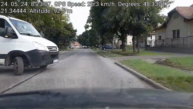 A mások életét veszélyeztető, önkormányzati sofőr!! Itt is meg van az értelmi színvonal!!