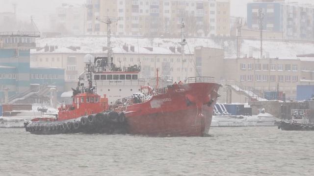 Танкер «Ахиллес», порт Холмск