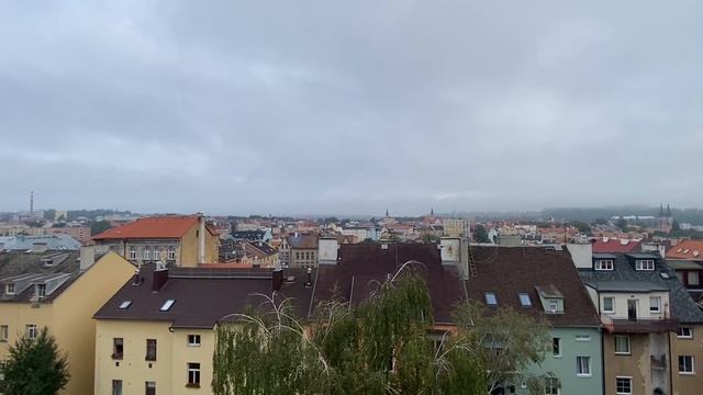 Звуки утреннего города в облаках
