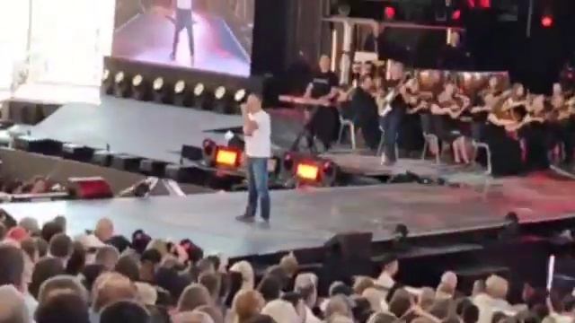 "Над Землей летит корабль" на Славянском базаре