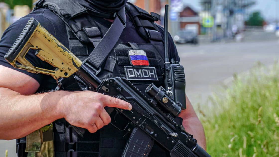 ОМОН накрыл сеть борделей в Санкт-Петербурге