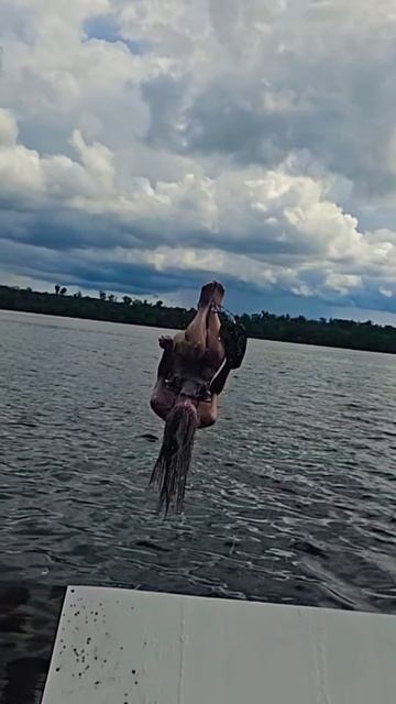 gLlHljDM6sI - FRONT FLIPPING WITH FISH 🐟💦comment when you see him🫣