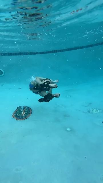 Zz-XFzWa1n4 - Pooltime with dual subnados