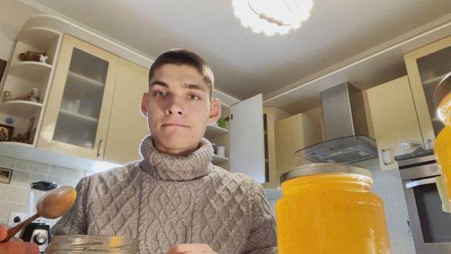 МОЁ ПЕРВОЕ ДОМАШНЕЕ ВИДЕО - ДЕГУСТАЦИЯ МЁДА